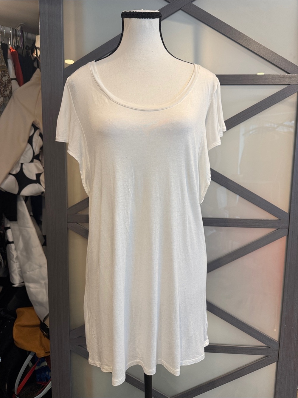 Old Navy Rayon White Scoop Neck Rayon Top With Flutter Sleeve XL - Picture 1 of 8
